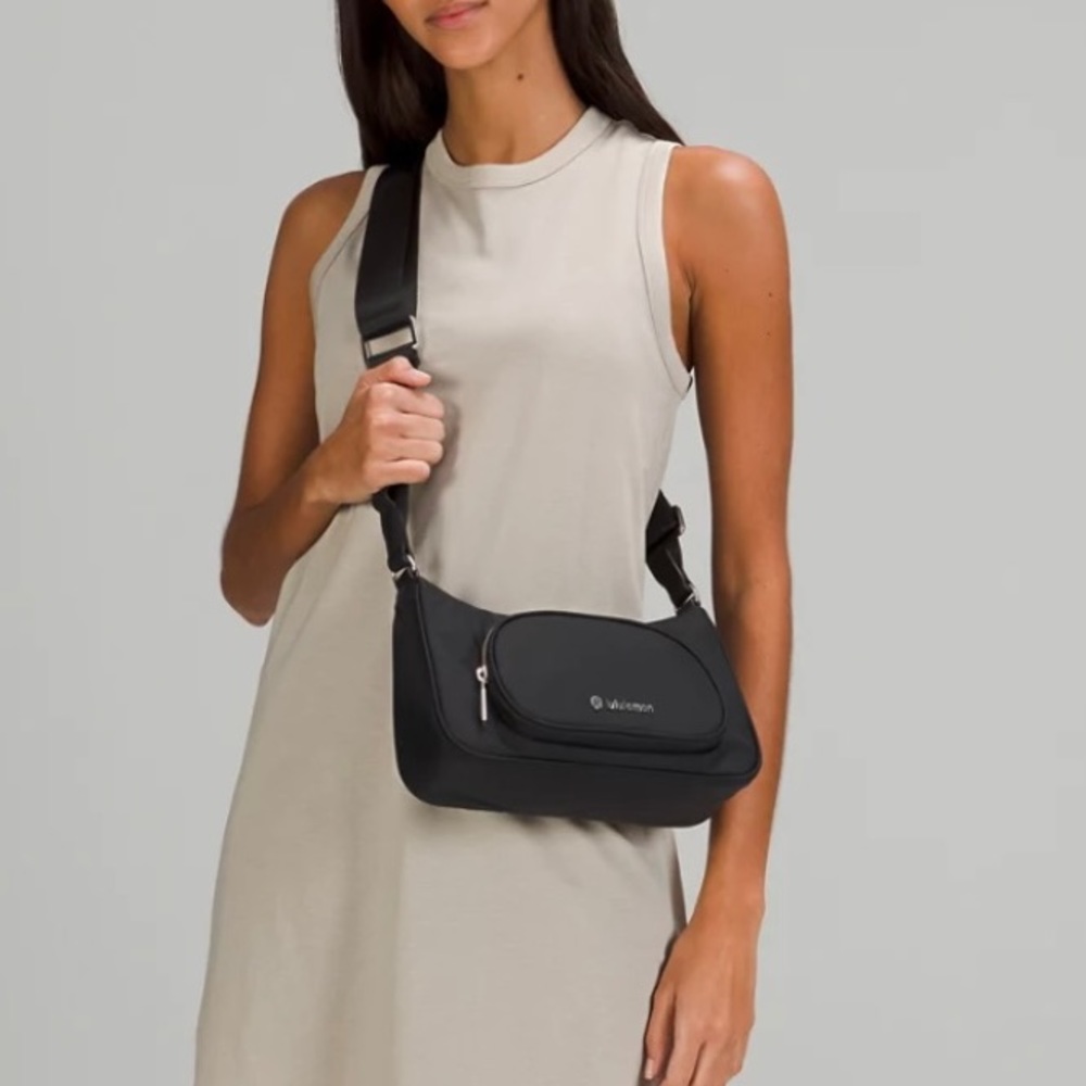 Lululemon Crossbody Nano Pouch, 2L 💕Sold out everywhere